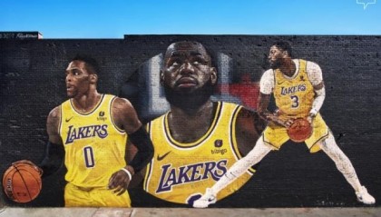 斗球体育直播官网-佩林卡：詹姆斯积极塑形 新赛季将全员接种疫苗