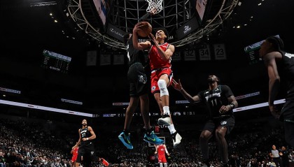 15分钟内出现6次犯规，快船锋线新秀的稳定性确实是差了一些？