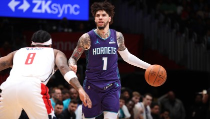 斗球体育直播电脑版-“三球”鲍尔37+8+7克努佩尔28+7+4 黄蜂胜奇才